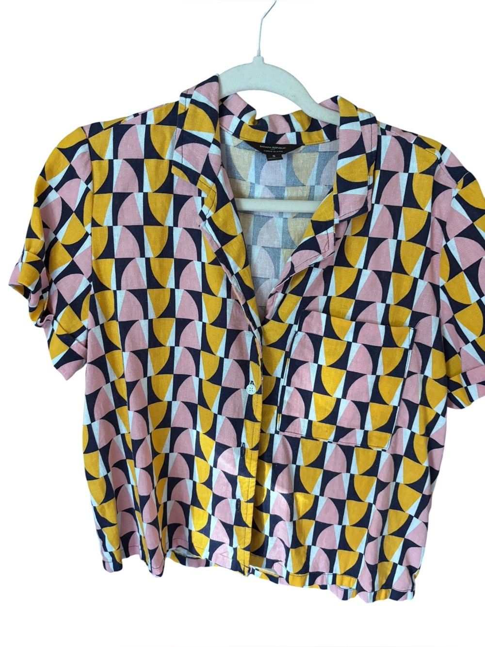 Banana Republic geometric cropped linen short sleeved button down top small